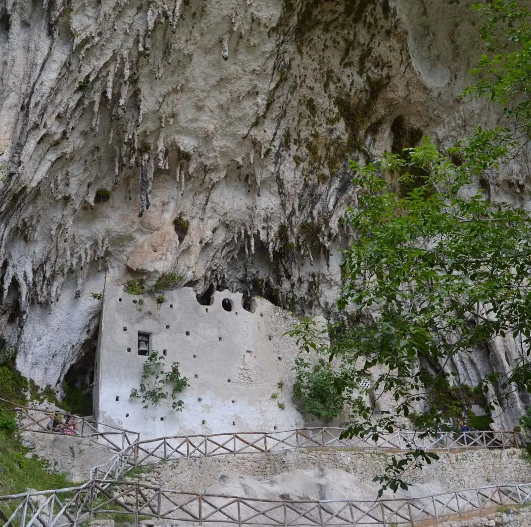 Santuario-della-Madonna-del-Fiume-Calabritto